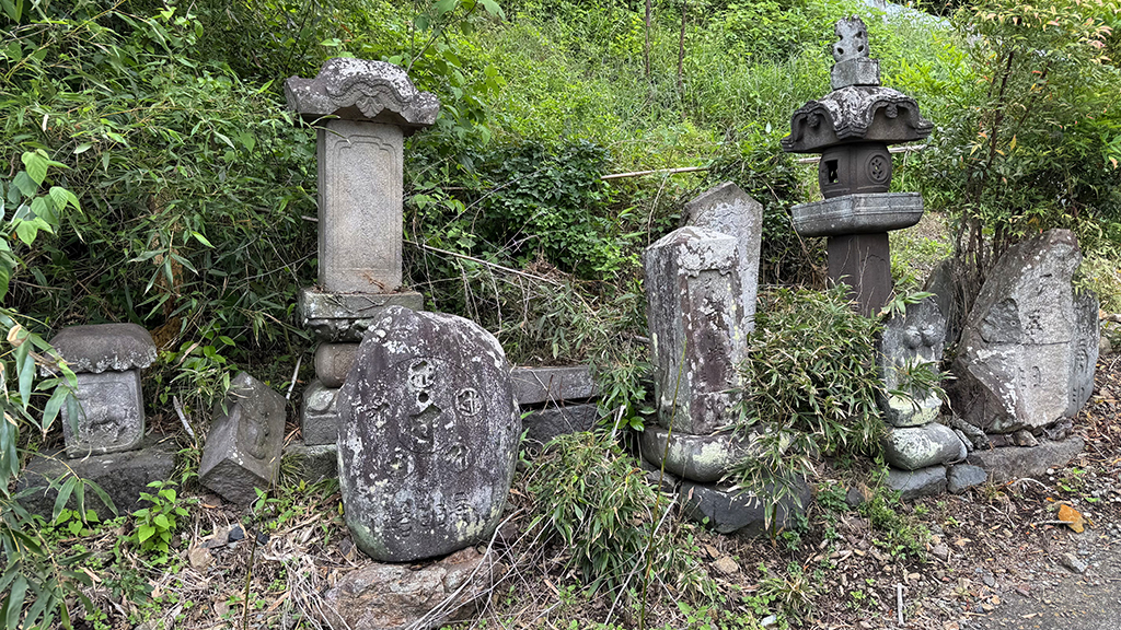 日輪寺　種子六尊の庚申塔